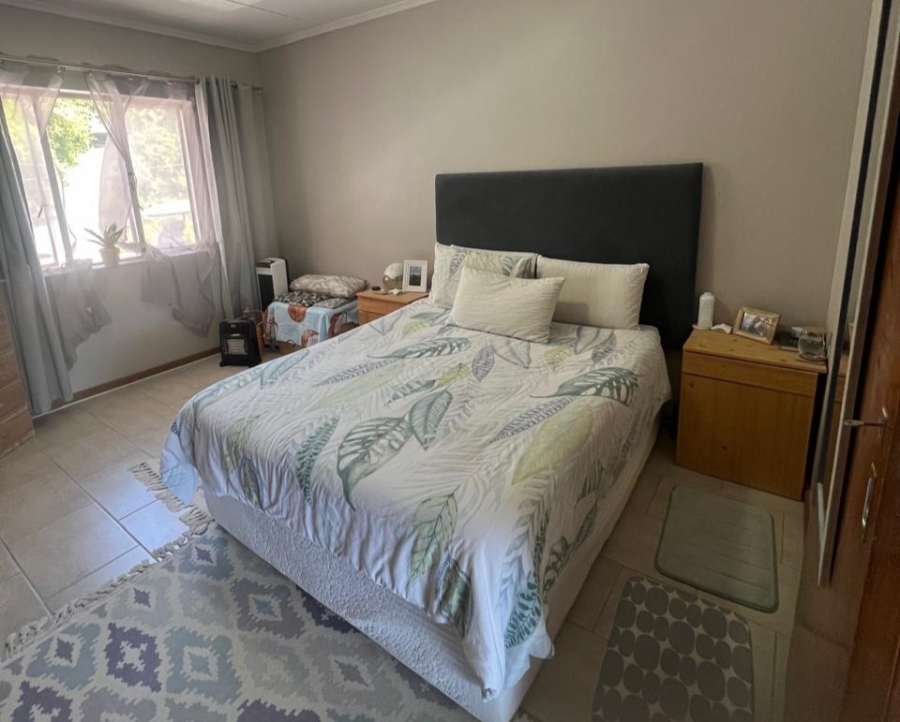 2 Bedroom Property for Sale in Bonza Bay Eastern Cape